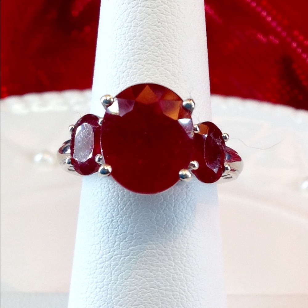 African Ruby Trilogy Ring - 8.85 cts
